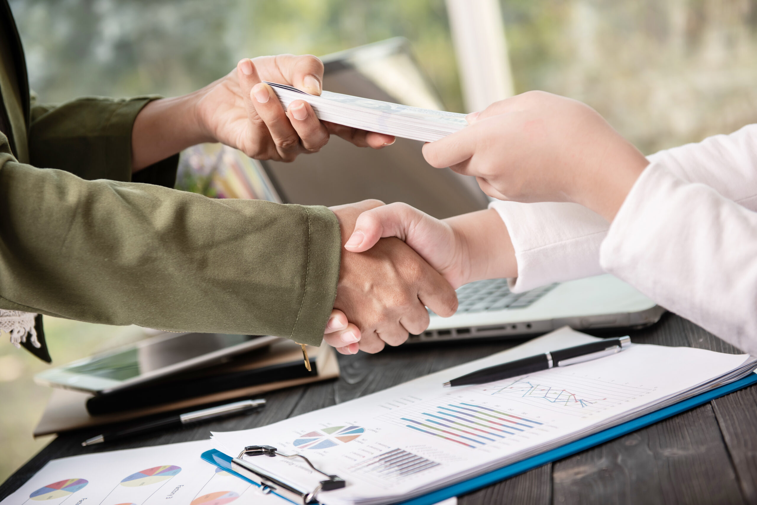 Ayuda económica para empleados públicos sin tarjeta de crédito