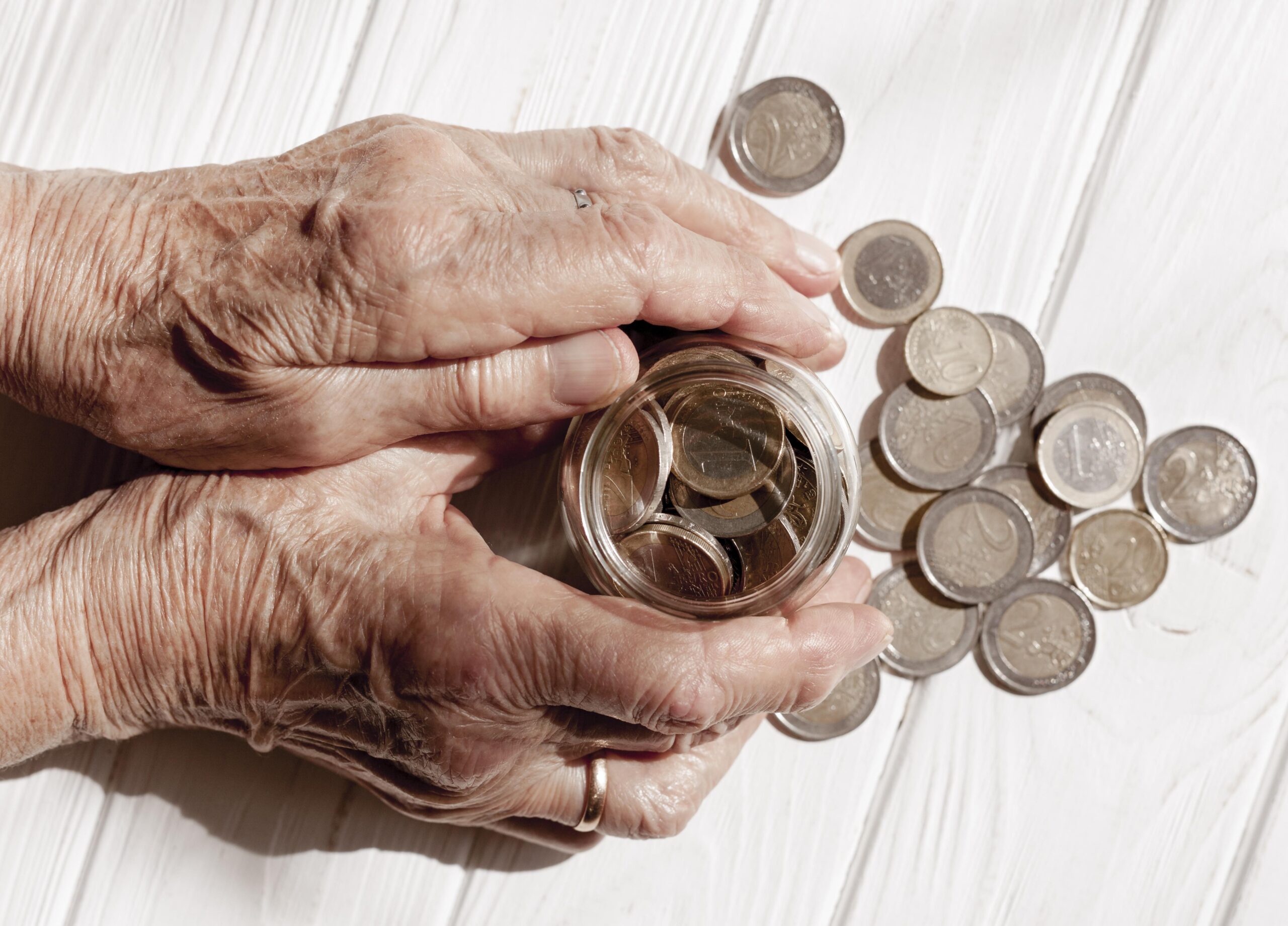 Ayuda económica para jubilados con urgencias